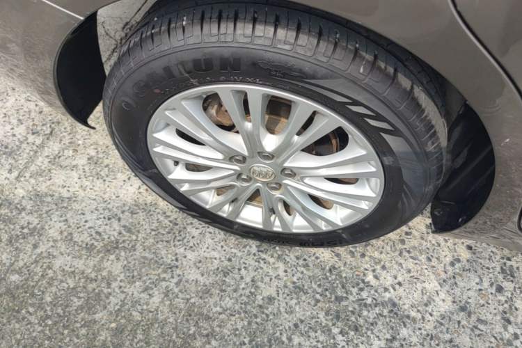 Used Buick GT 2017 15N Automatic Elite Version Right Rear Wheel Hub