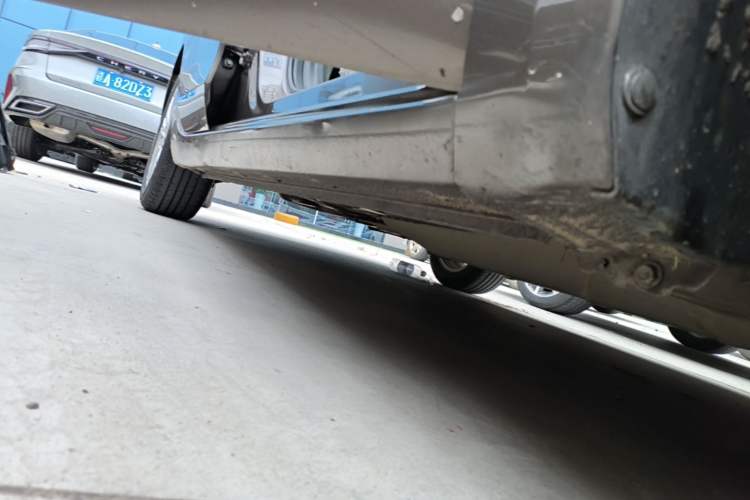 Used Buick GT 2017 15N Automatic Elite Version Right Side Sill