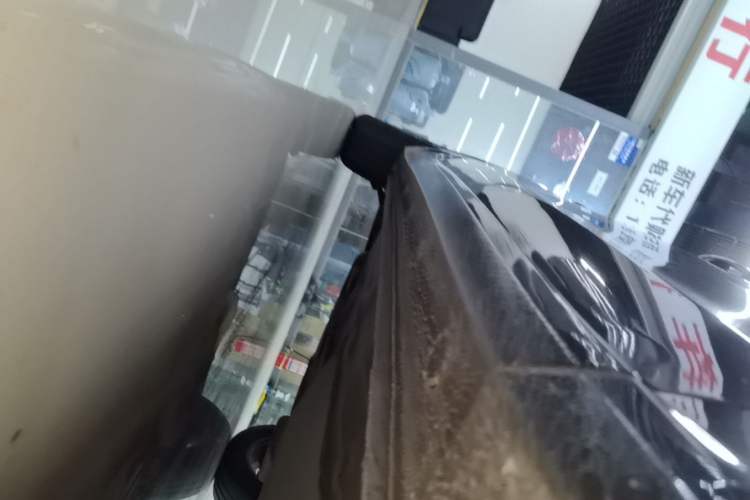 Used Buick GT 2017 15N Automatic Deluxe Edition Right Side Sill