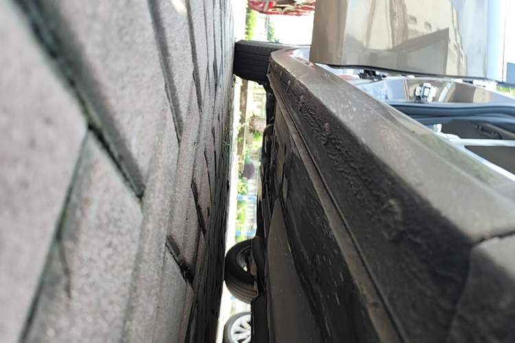 Used Buick GT 2017 15N Automatic Elite Version Right Side Sill