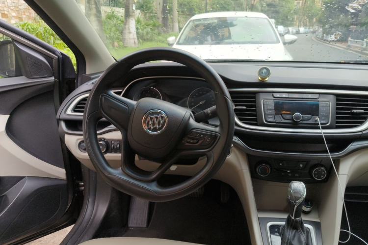 Used Buick GT 2017 15N Automatic Elite Version Steering Wheel