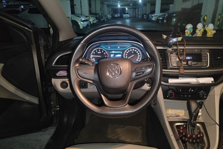 Used Buick GT 2017 15N Automatic Elite Version Steering Wheel