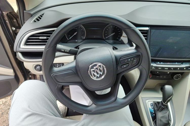 Used Buick GT 2017 15N Automatic Elite Version Steering Wheel