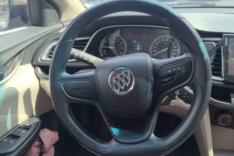 Used Buick GT 2017 15N Automatic Elite Version Steering Wheel