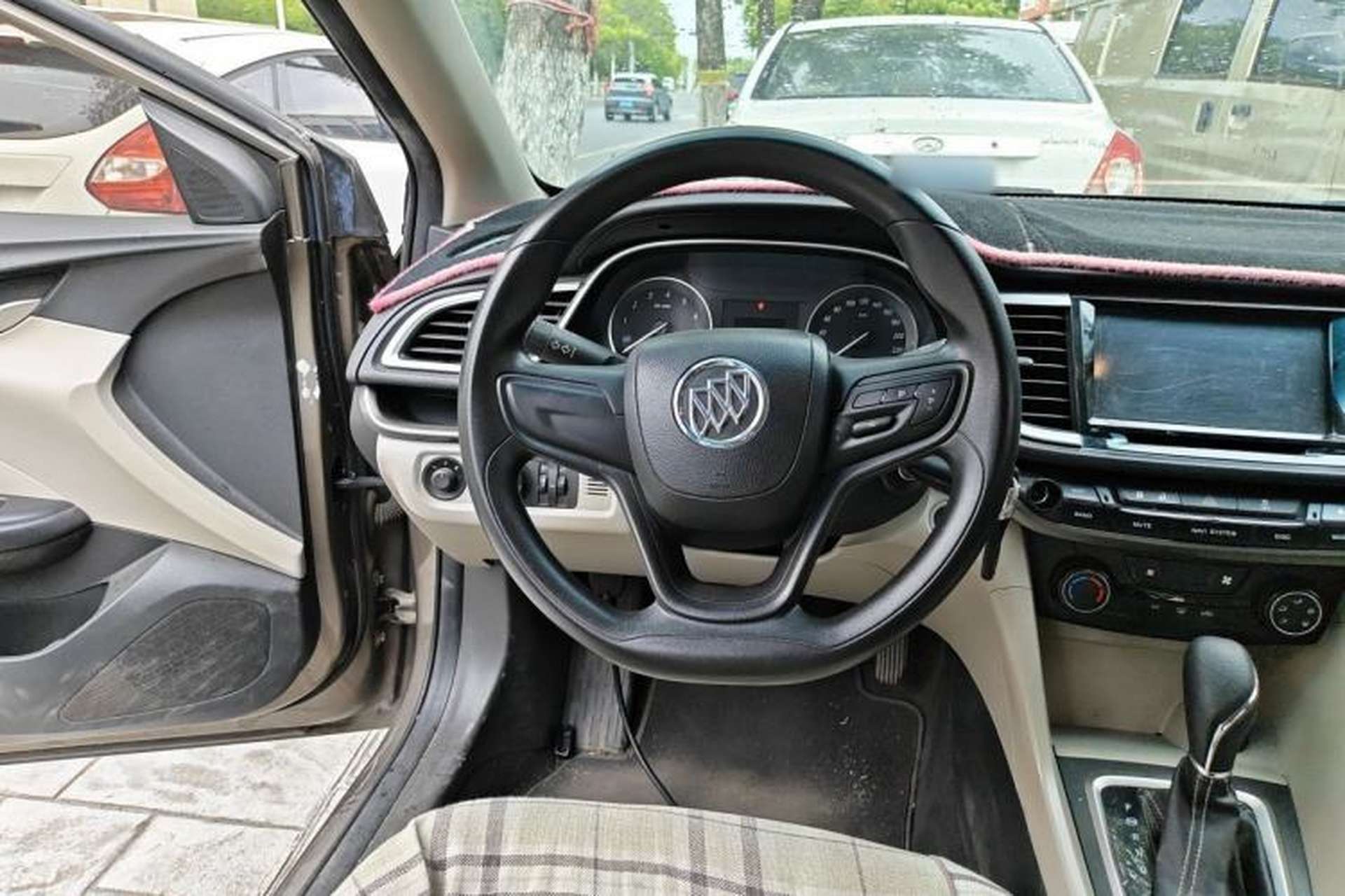 Used Buick GT 2017 15N Automatic Entry-Level Trim Steering Wheel