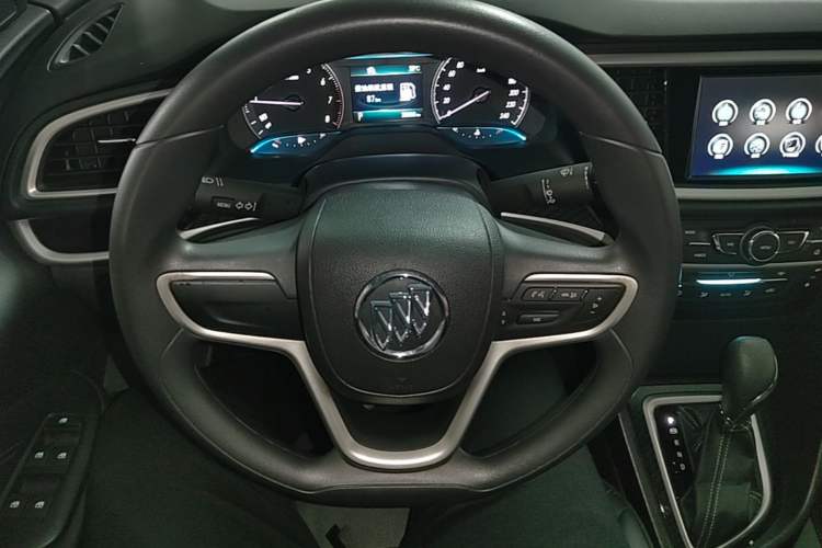 Used Buick GT 2017 15N Automatic Deluxe Edition Steering Wheel