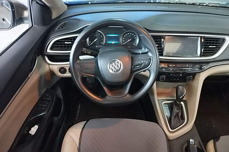 Used Buick GT 2017 15N Automatic Elite Version Steering Wheel