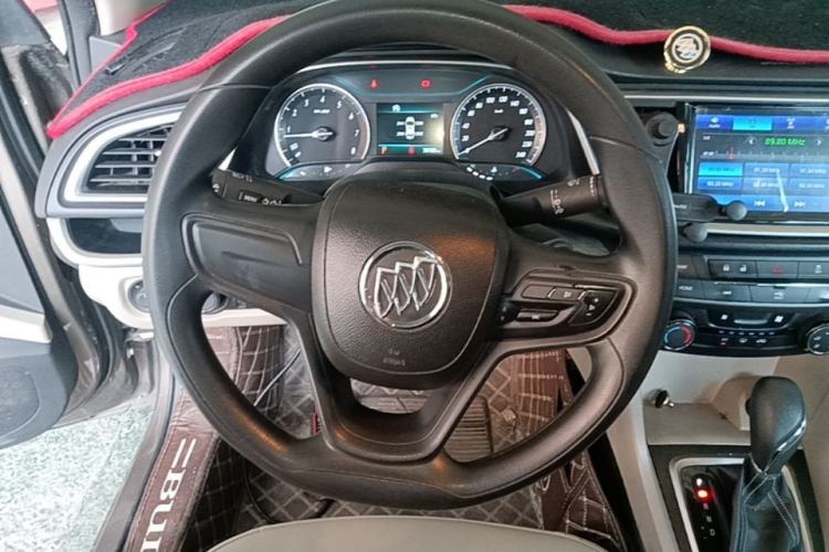 Used Buick GT 2017 15N Automatic Elite Version Steering Wheel
