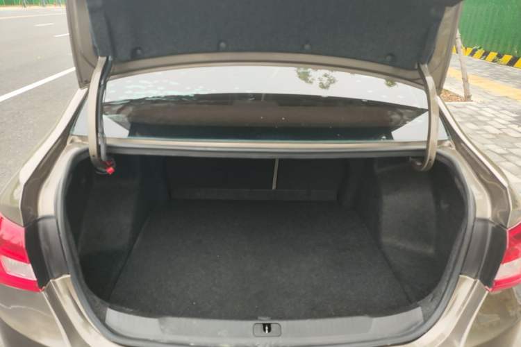 Used Buick GT 2017 15N Automatic Deluxe Edition Trunk