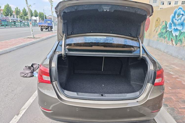 Used Buick GT 2017 15N Automatic Elite Version Trunk