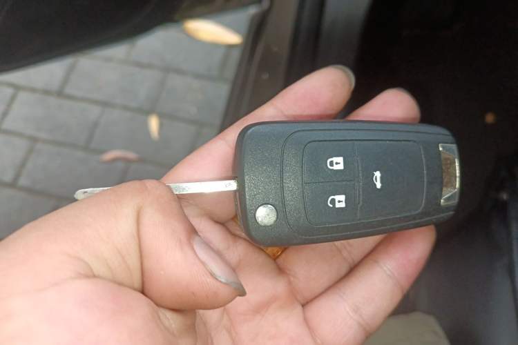 Used Buick GT 2017 15N Manual Entry-Level Trim Vehicle Key