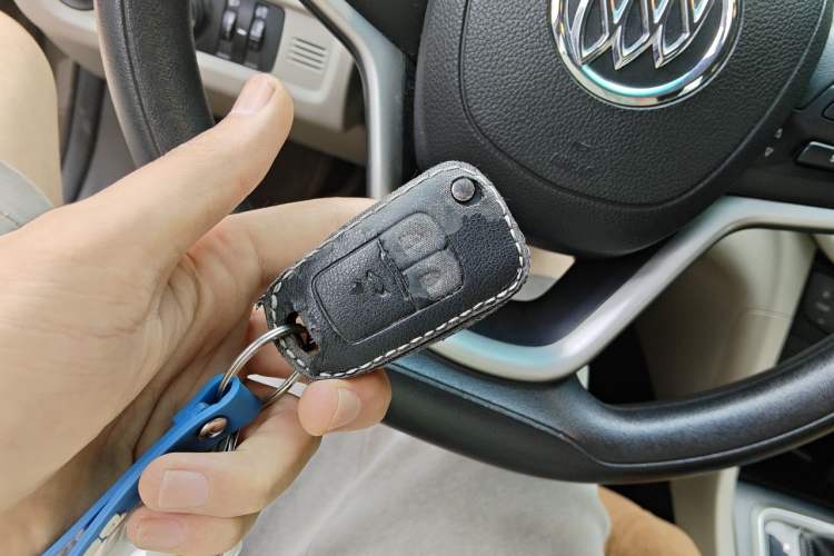 Used Buick GT 2017 15N Automatic Deluxe Edition Vehicle Key