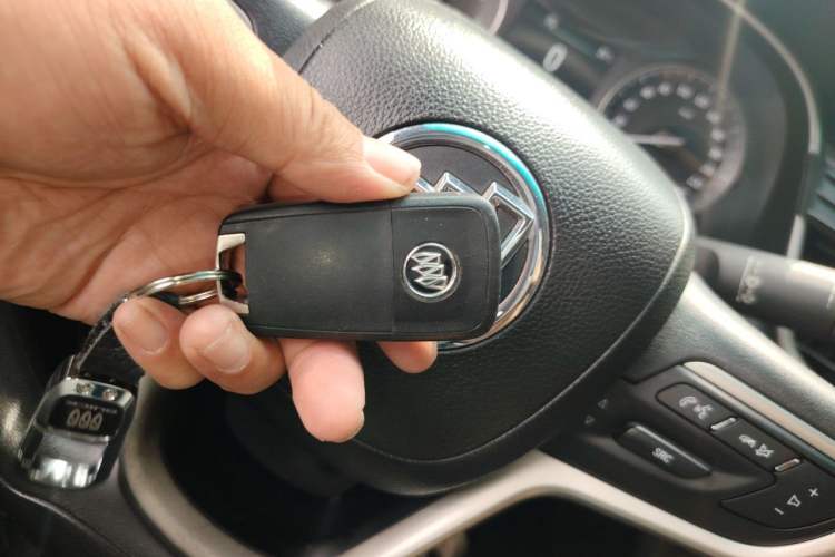 Used Buick GT 2017 15N Automatic Deluxe Edition Vehicle Key