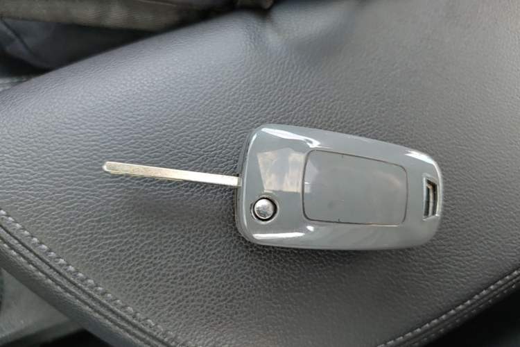 Used Buick GT 2017 15N Automatic Deluxe Edition Vehicle Key