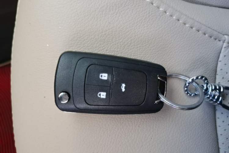 Used Buick GT 2017 15N Manual Entry-Level Trim Vehicle Key