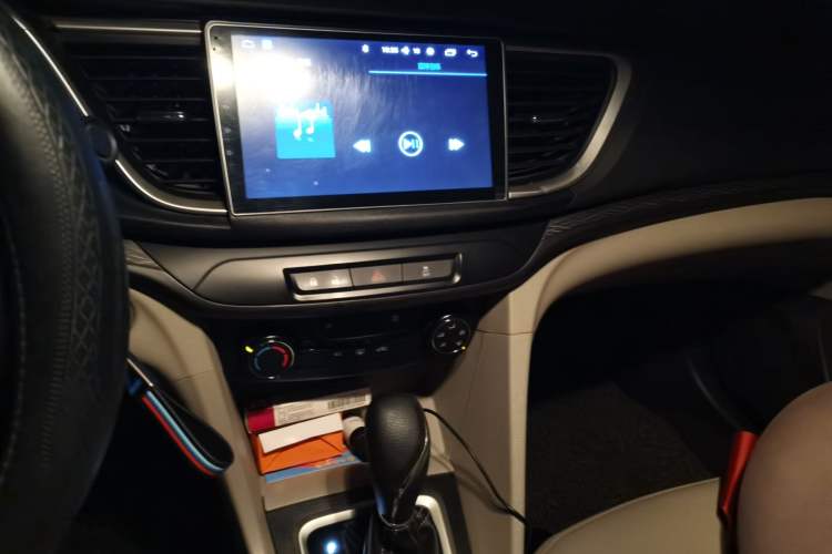 Used Buick GT 2017 15N Automatic Elite Version Audio And AC Panel