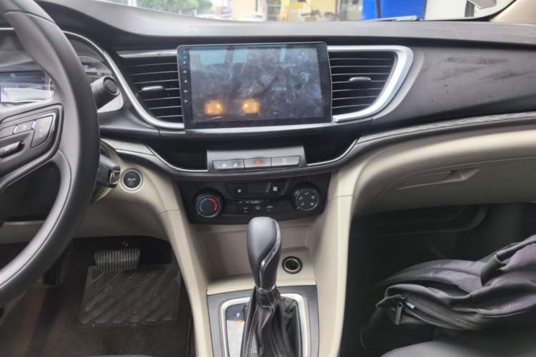 Used Buick GT 2017 15N Automatic Elite Version Audio And AC Panel