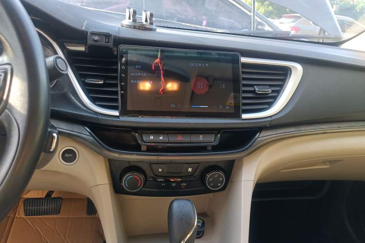 Used Buick GT 2017 15N Automatic Elite Version Audio And AC Panel