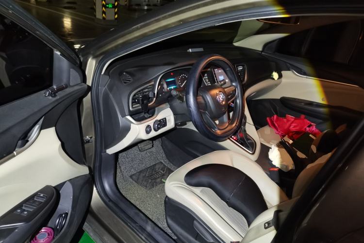 Used Buick GT 2017 15N Automatic Elite Version Driver Seat