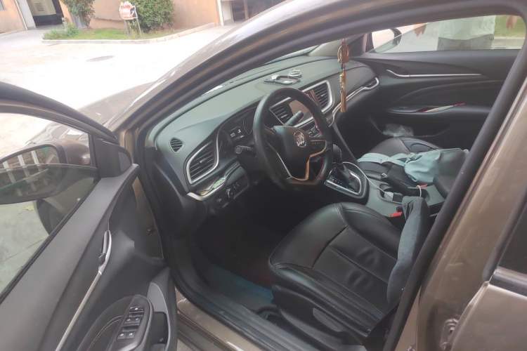 Used Buick GT 2017 15N Automatic Deluxe Edition Driver Seat