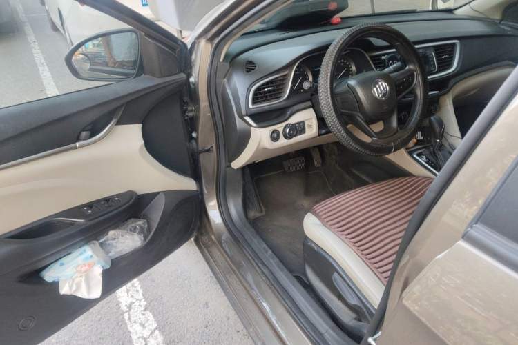 Used Buick GT 2017 15N Automatic Elite Version Driver Seat