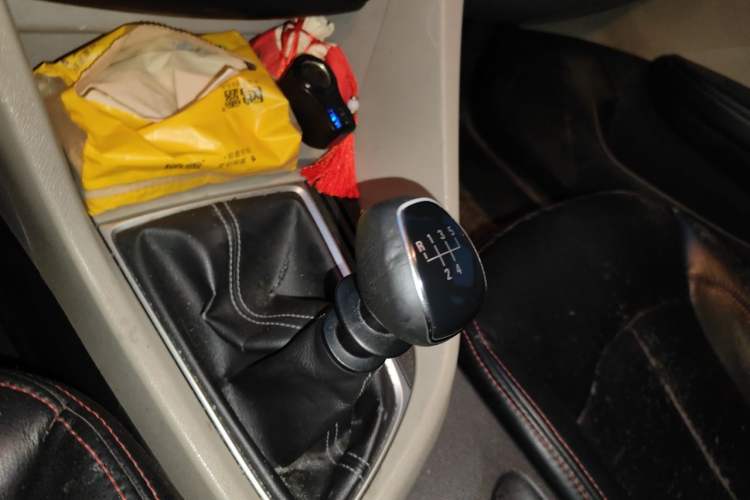 Used Buick GT 2017 15N Manual Elite Version Gear Lever