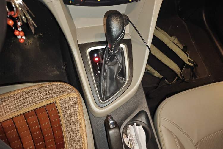 Used Buick GT 2017 15N Automatic Elite Version Gear Lever