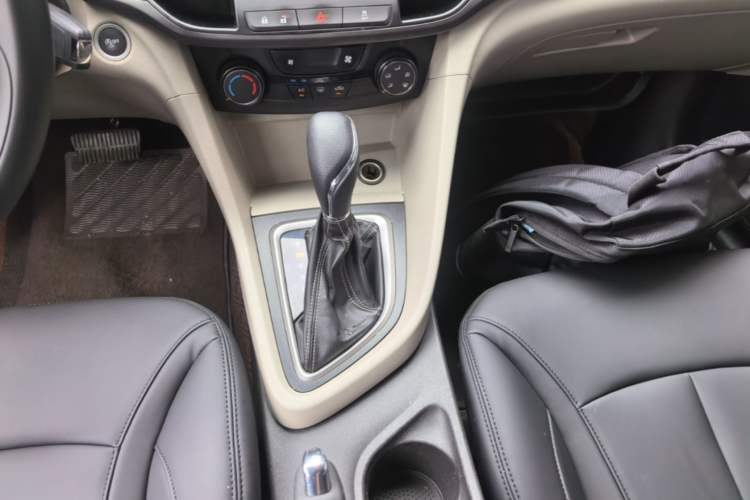 Used Buick GT 2017 15N Automatic Elite Version Gear Lever