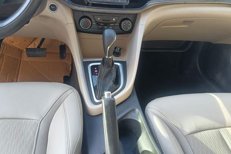 Used Buick GT 2017 15N Automatic Elite Version Gear Lever