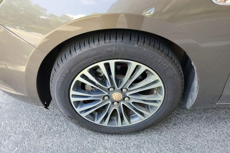 Used Buick GT 2017 15N Automatic Deluxe Edition Left Front Wheel Hub