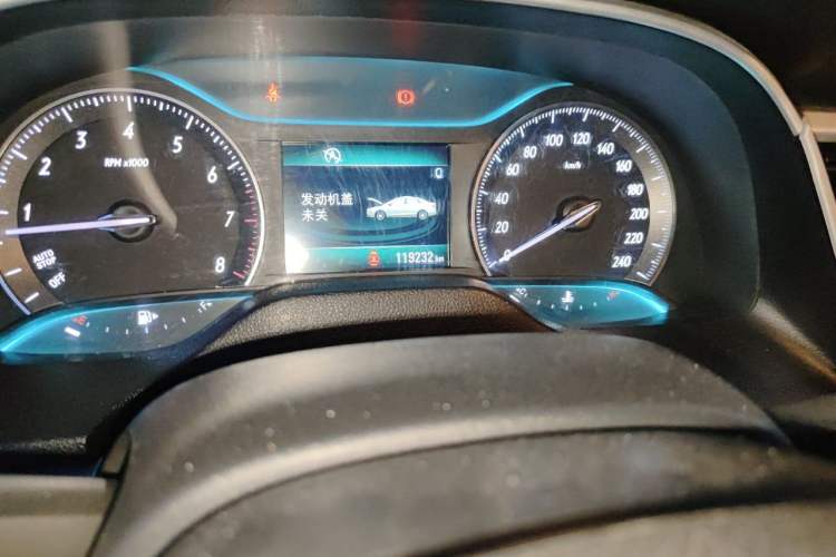Used Buick GT 2017 15N Automatic Elite Version Odometer Close Up