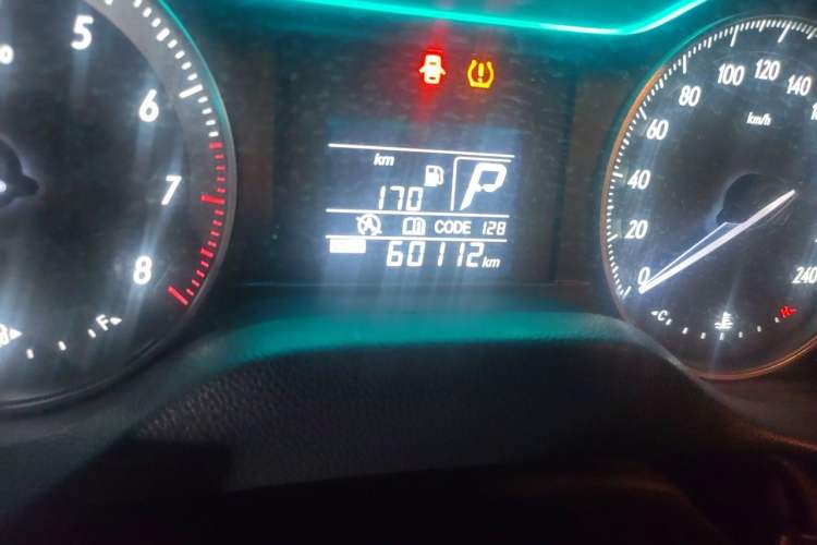 Used Buick GT 2017 15N Automatic Entry-Level Trim Odometer Close Up