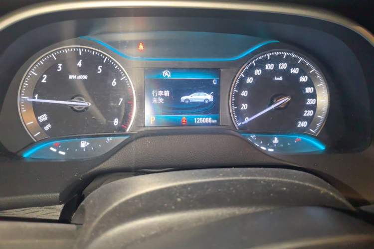Used Buick GT 2017 15N Automatic Elite Version Odometer Close Up