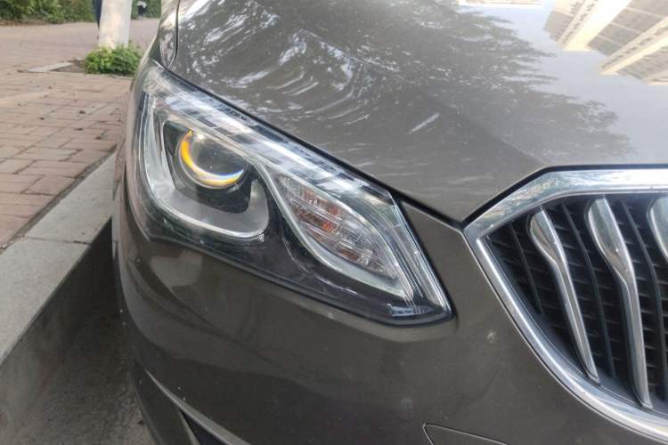 Used Buick GT 2017 15N Automatic Elite Version Right Front Headlight