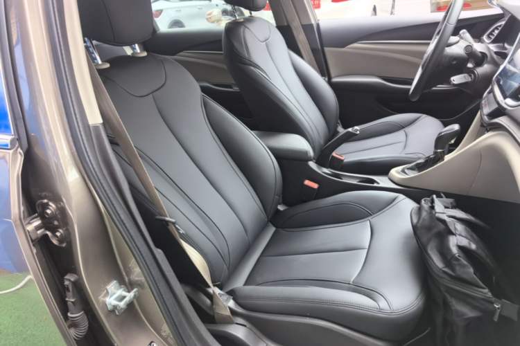 Used Buick GT 2017 15N Automatic Elite Version Right Front Seat