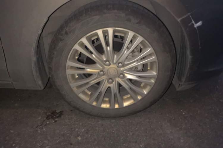 Used Buick GT 2017 15N Automatic Elite Version Right Front Wheel Hub