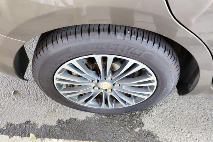 Used Buick GT 2017 15N Automatic Deluxe Edition Right Rear Wheel Hub