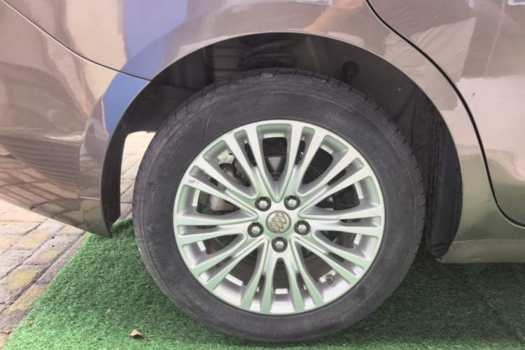 Used Buick GT 2017 15N Automatic Elite Version Right Rear Wheel Hub