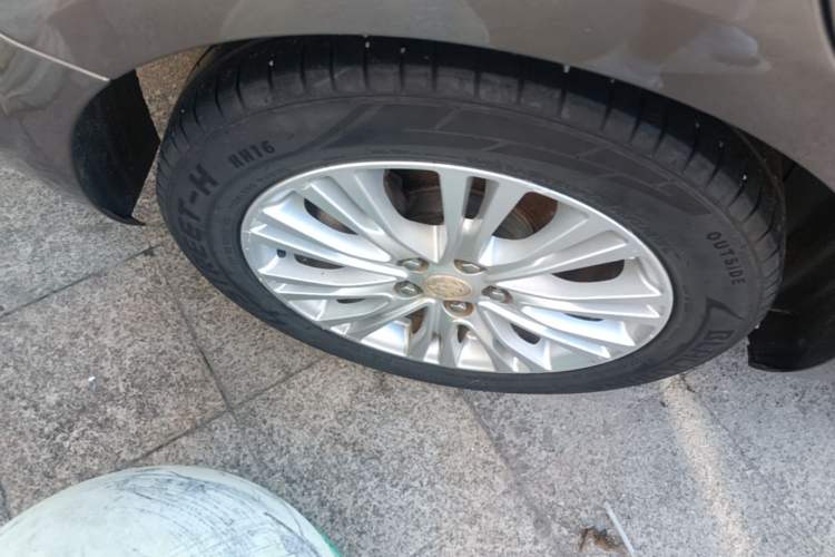 Used Buick GT 2017 15N Automatic Elite Version Right Rear Wheel Hub