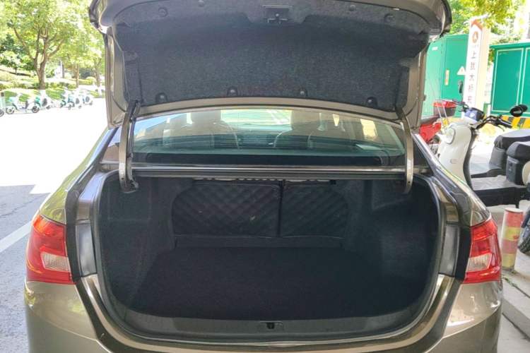 Used Buick GT 2017 15N Automatic Deluxe Edition Trunk