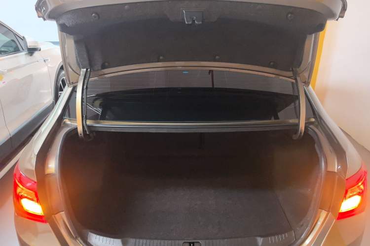 Used Buick GT 2017 15N Automatic Deluxe Edition Trunk