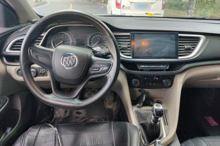 Used Buick GT 2017 15N Manual Entry-Level Trim Center Console