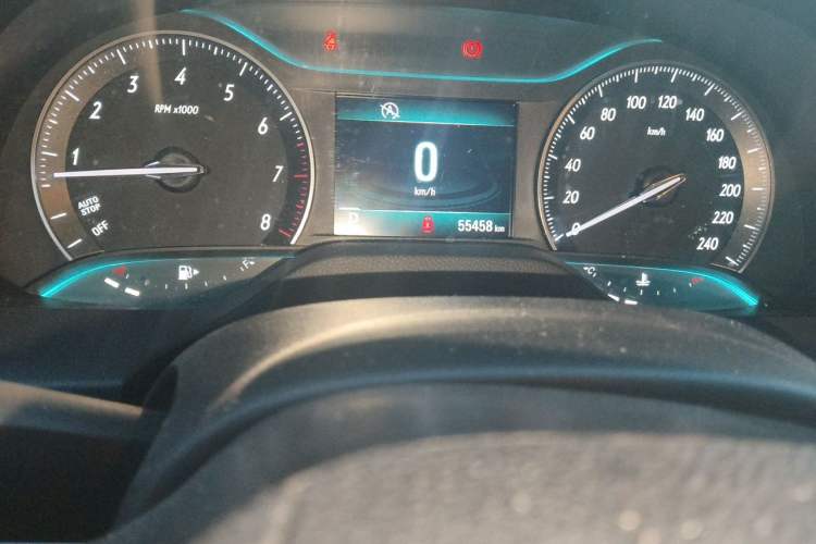 Used Buick GT 2017 15N Automatic Elite Version Odometer Close Up