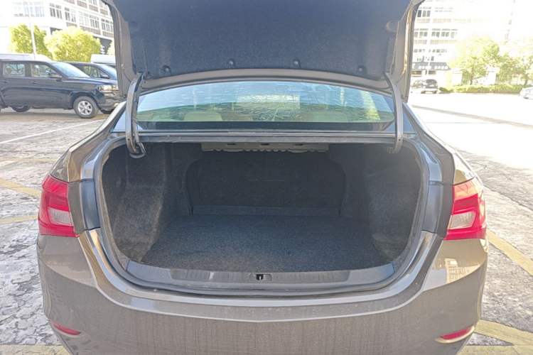 Used Buick GT 2017 15N Automatic Entry-Level Trim Trunk