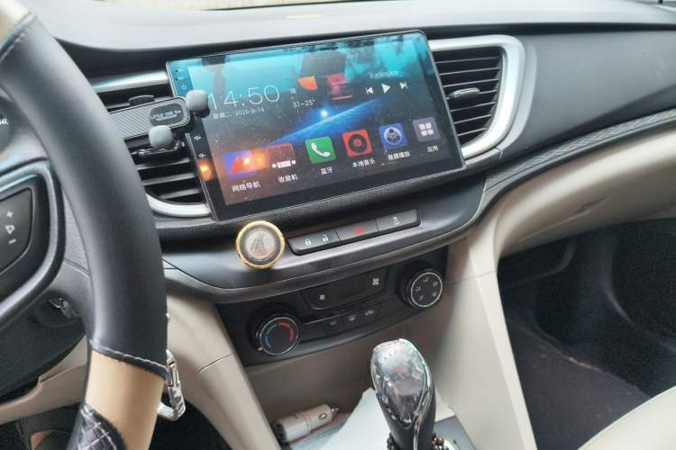 Used Buick GT 2017 15N Automatic Elite Version Audio And AC Panel
