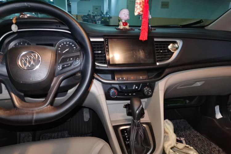 Used Buick GT 2017 18T Dual-Clutch Elite Model Center Console