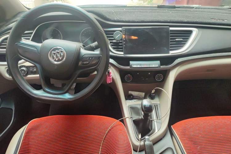 Used Buick GT 2017 15N Manual Entry-Level Trim Center Console