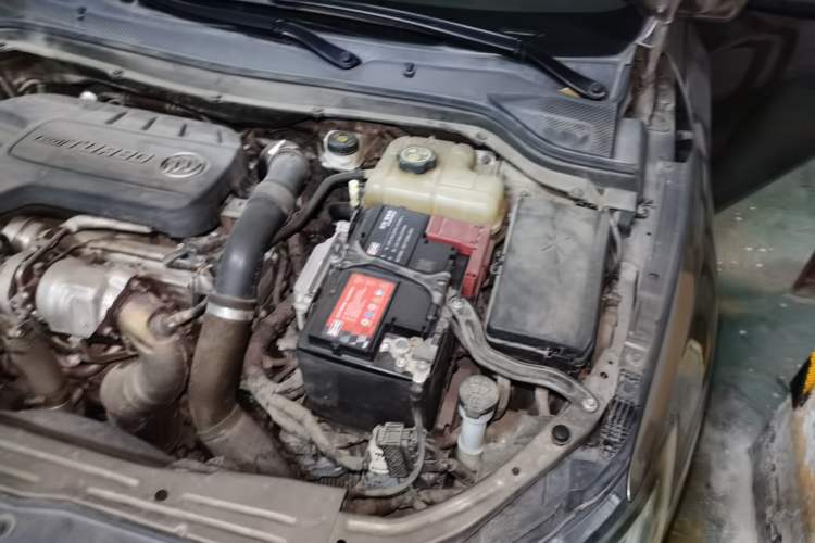 Used Buick GT 2017 18T Dual-Clutch Elite Model Engine Bay Left