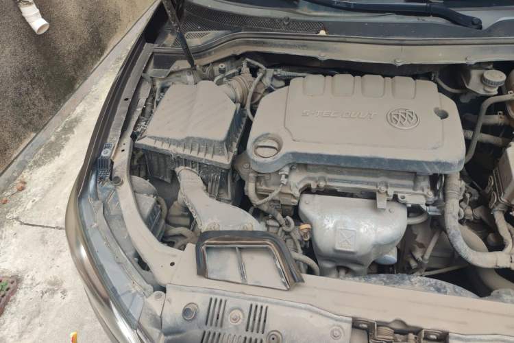 Used Buick GT 2017 15N Manual Entry-Level Trim Engine Bay Right