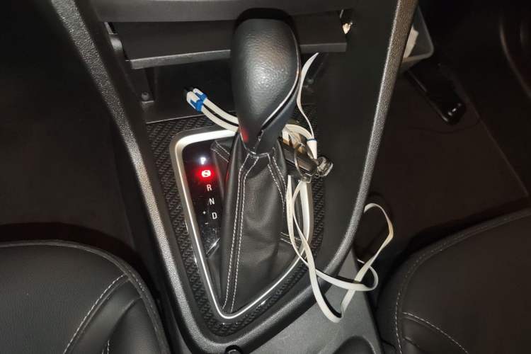 Used Buick GT 2017 15N Automatic Deluxe Edition Gear Lever
